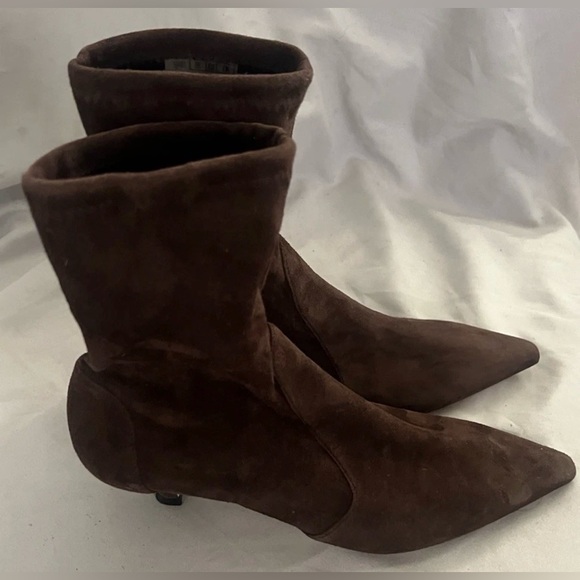 Stuart Weitzman VINNY 50 BROWN STRETCH SUEDE ANKLE BOOT KITTEN HEEL SHOE 8 $650 - Picture 5 of 13